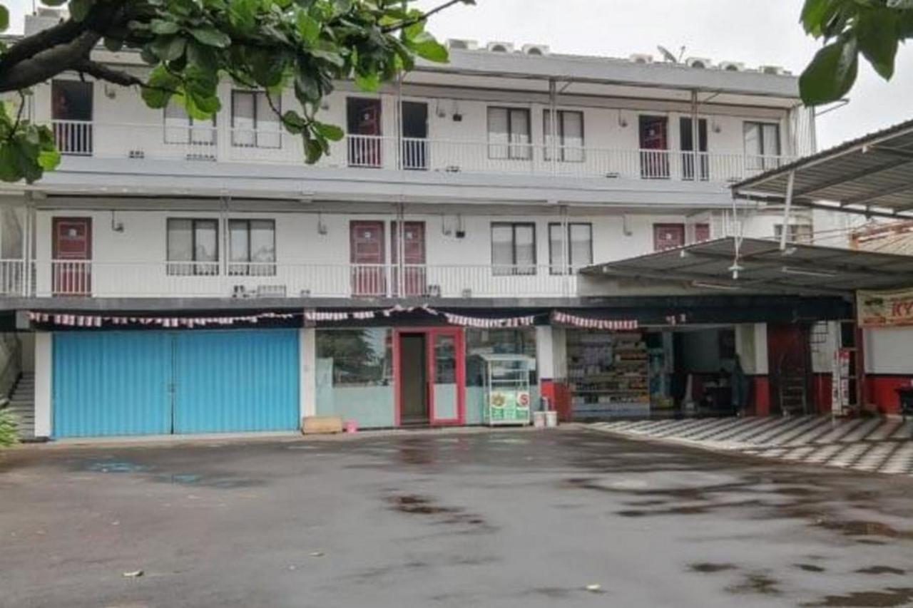 Laponca Residence Pondok Cabe Syariah Redpartner Duku Exterior photo